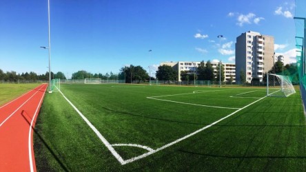 Tallinna Linnamäe Vene Lütseumi jalgpalliväljak